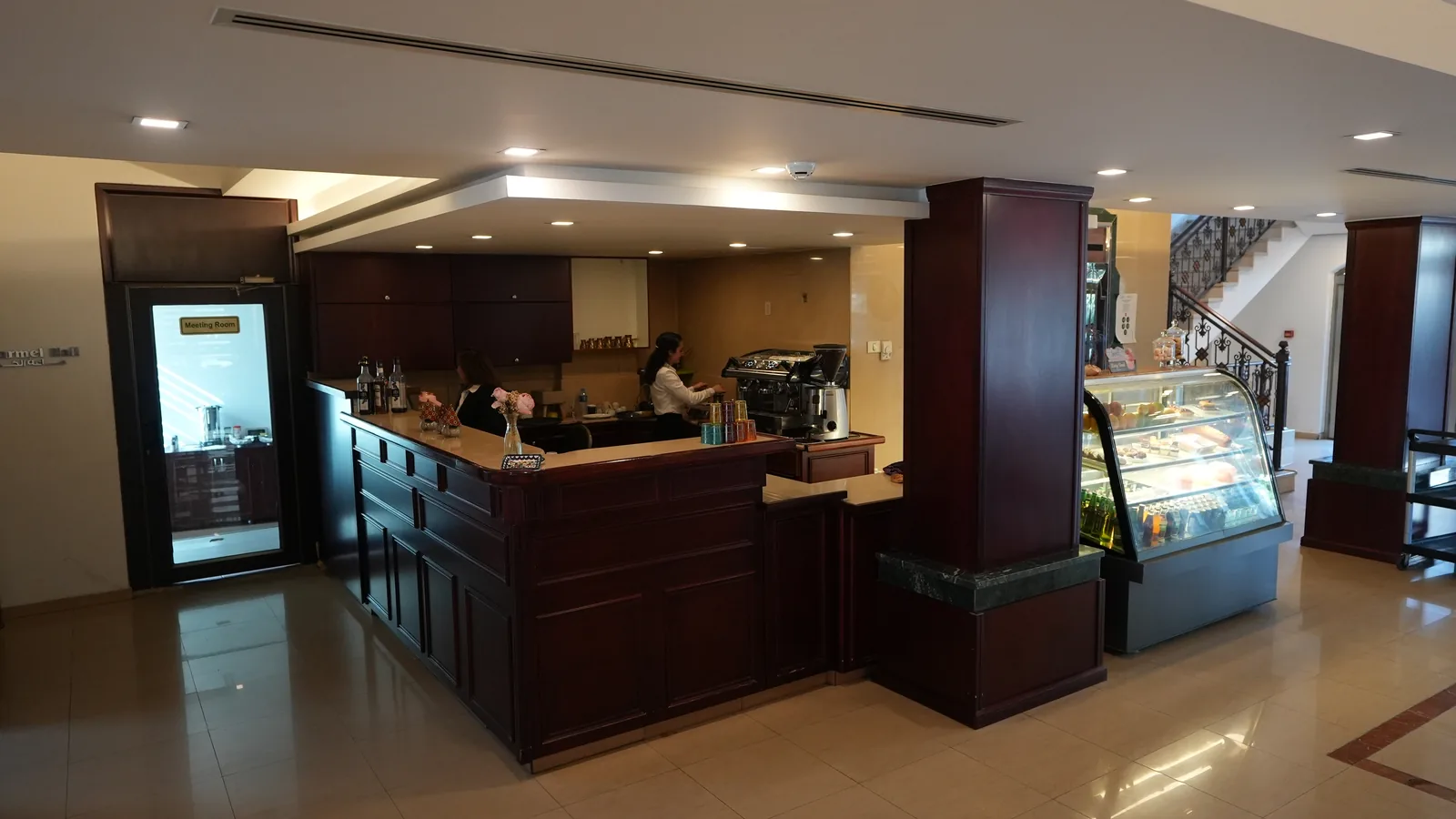 Al Riwaq Lounge & Café