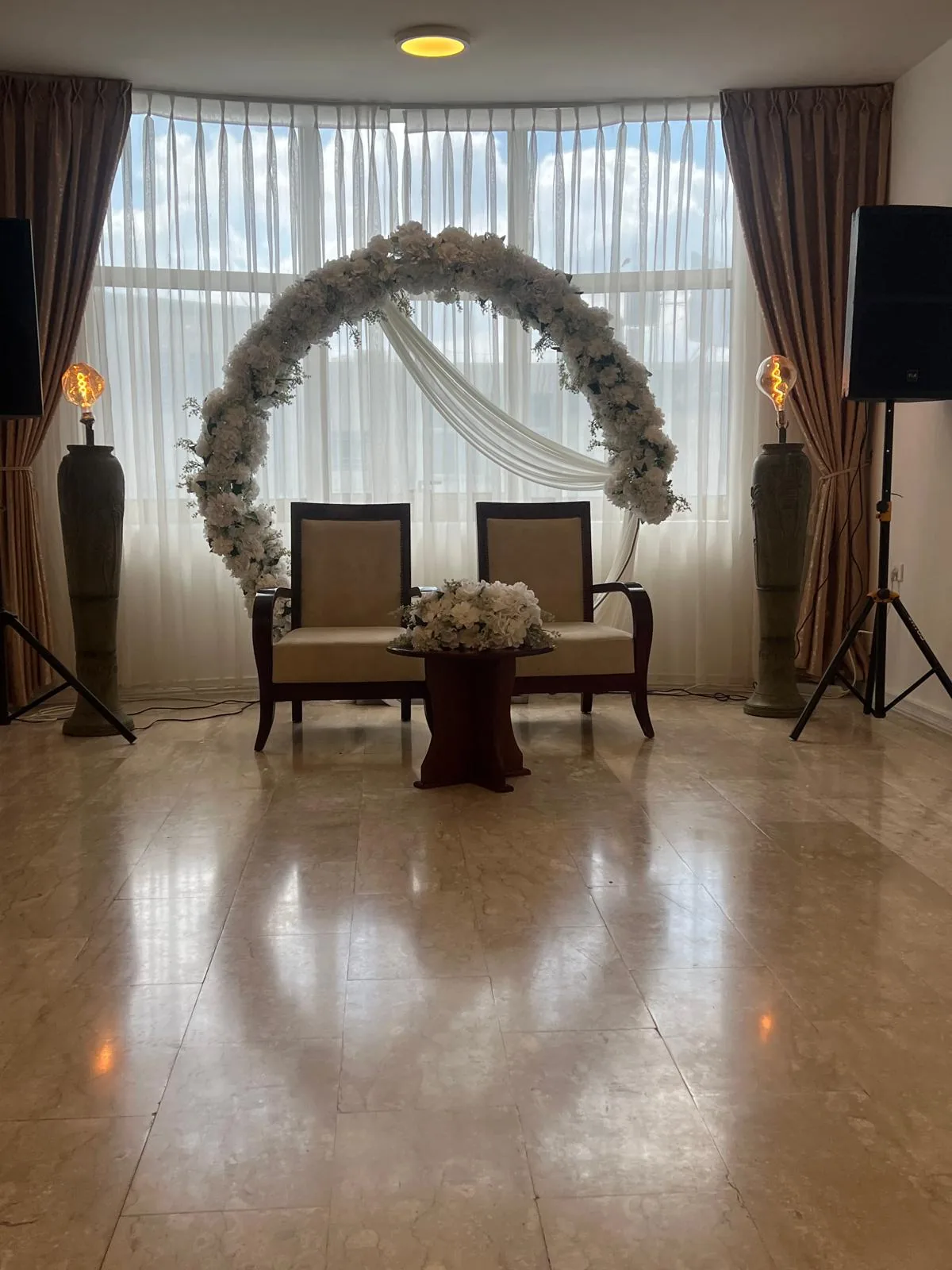 Bridal stage